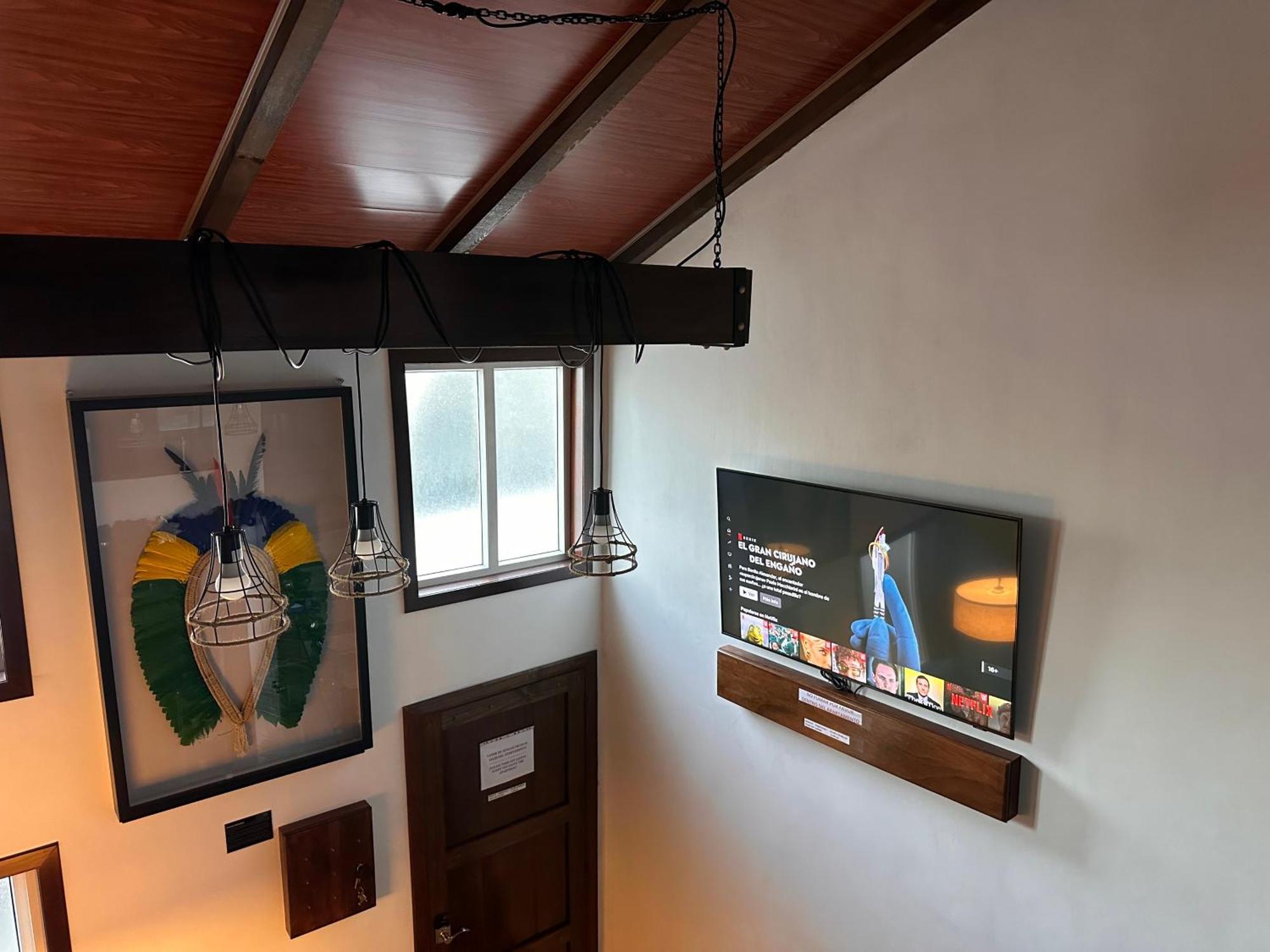 Brazilian Art - Estacionamiento Gratis & Emision De Factura Apartment Quetzaltenango ภายนอก รูปภาพ